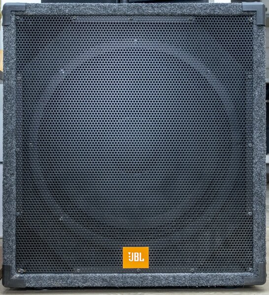 Pereche subwoofer 2 x 600W RMS